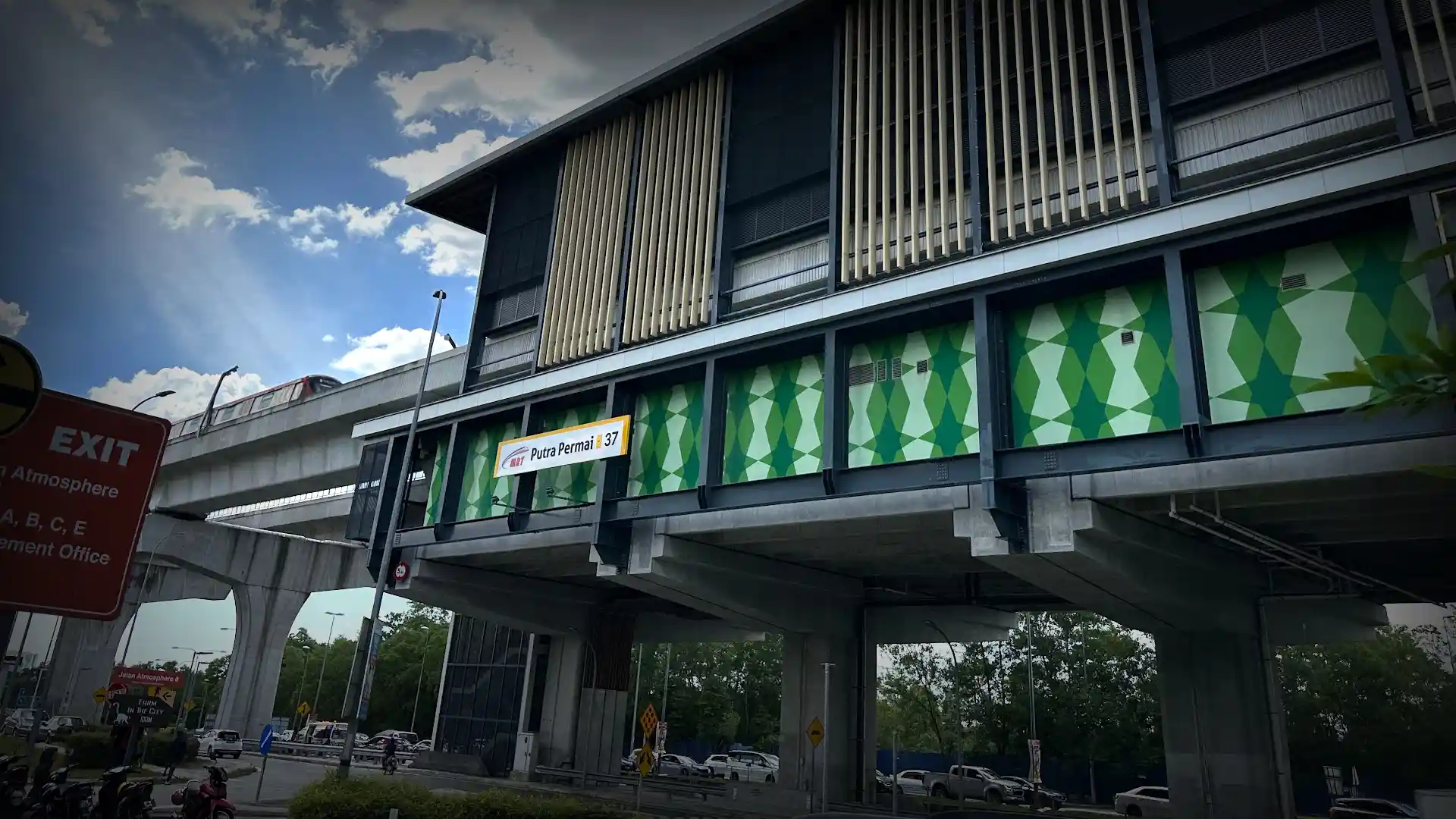 Pictures of Putra Permai MRT Station