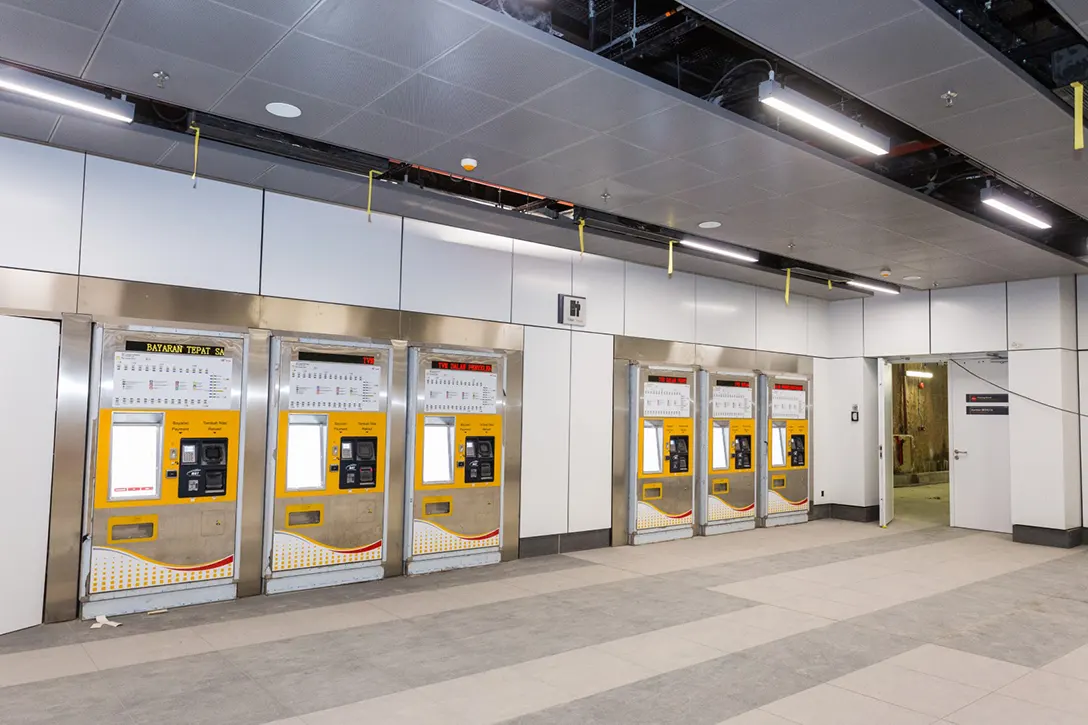 Ticket Vending Machine at the concourse level of the unpaid area of the Persiaran KLCC MRT Station.