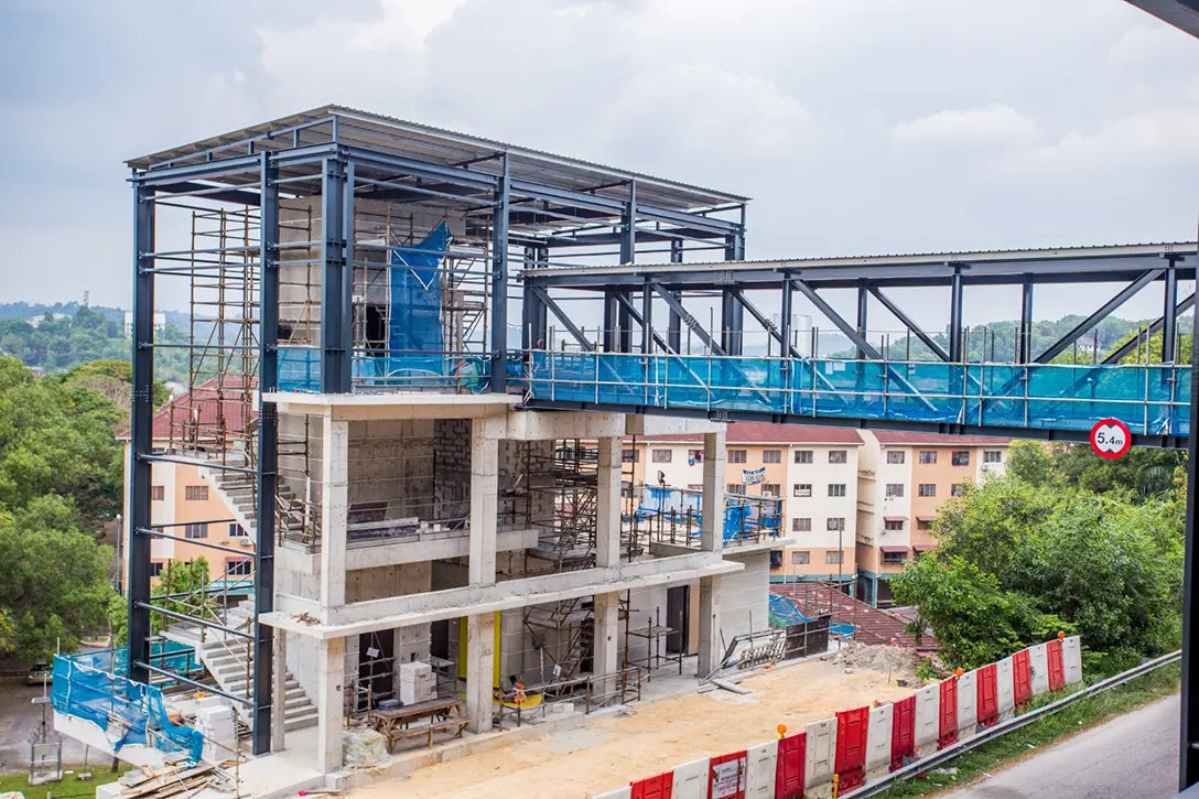 Connecting bridge to the Putra Permai MRT station