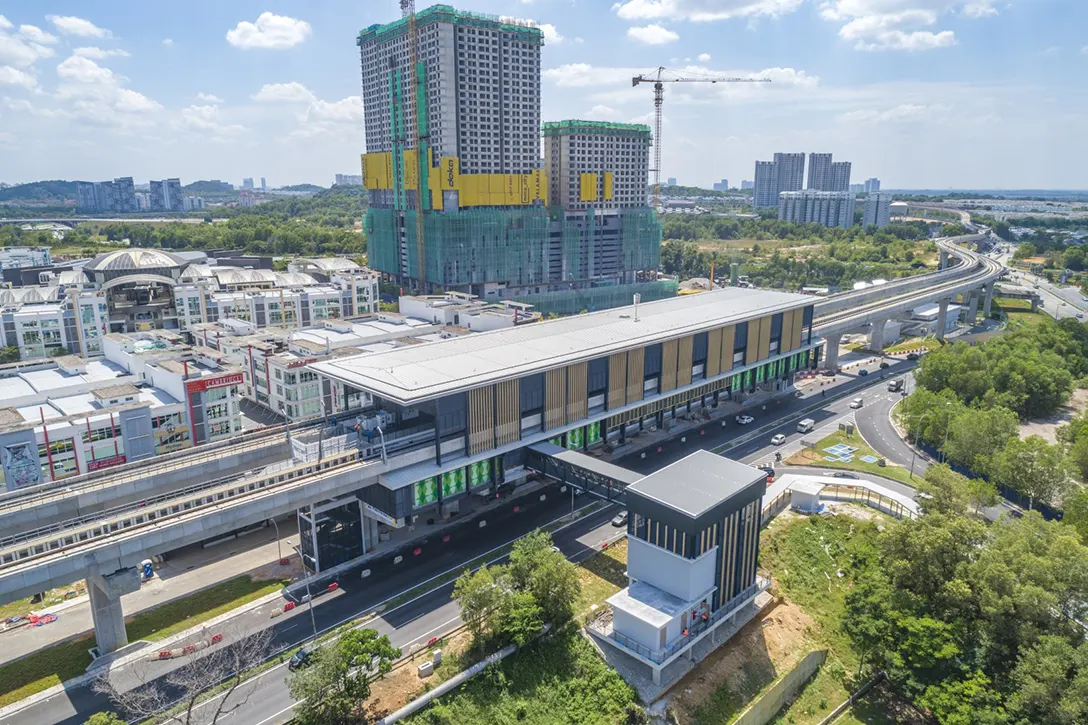 The final portion of resurfacing works of Jalan Putra Permai in progress at the Putra Permai MRT Station.