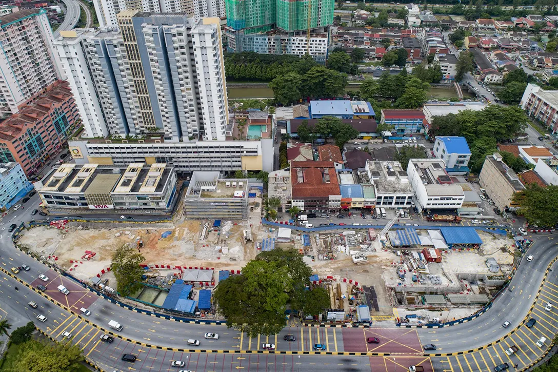 Overall view of the Sentul Barat MRT Station showing the ongoing construction.