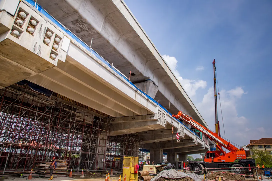 Architecture works in progress at the Serdang Jaya MRT Station concourse level.