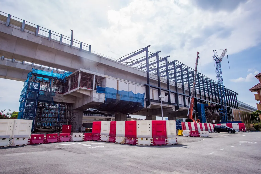 Purlin installation works in progress at the Serdang Jaya MRT Station site.