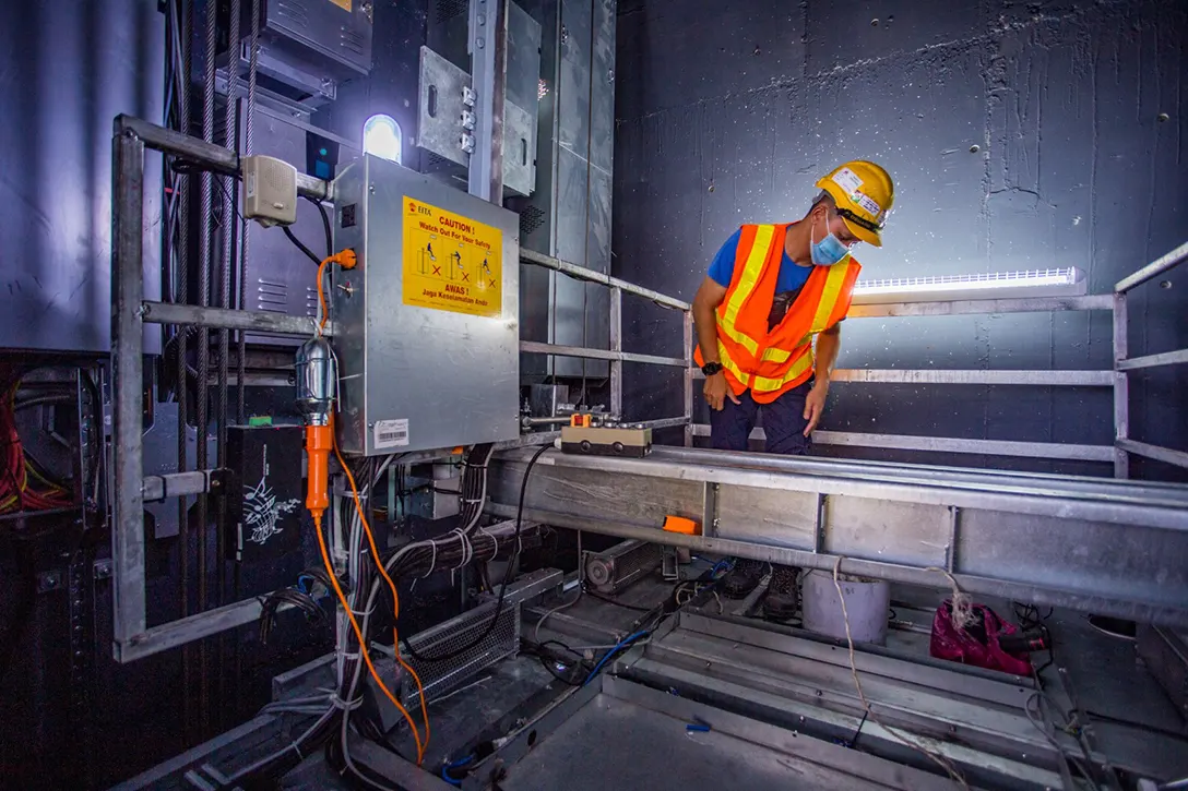 Testing and commissioning of electrical and mechanical components at the Serdang Jaya MRT Station.