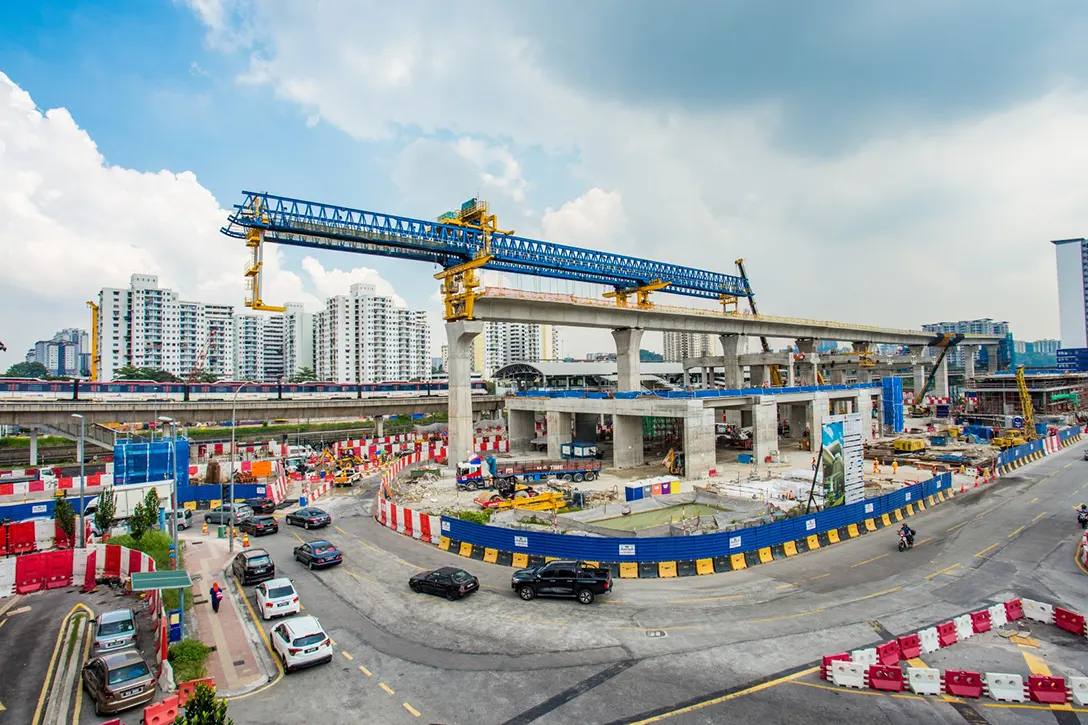 View of span adjustment at the Sungai Besi MRT Station site.