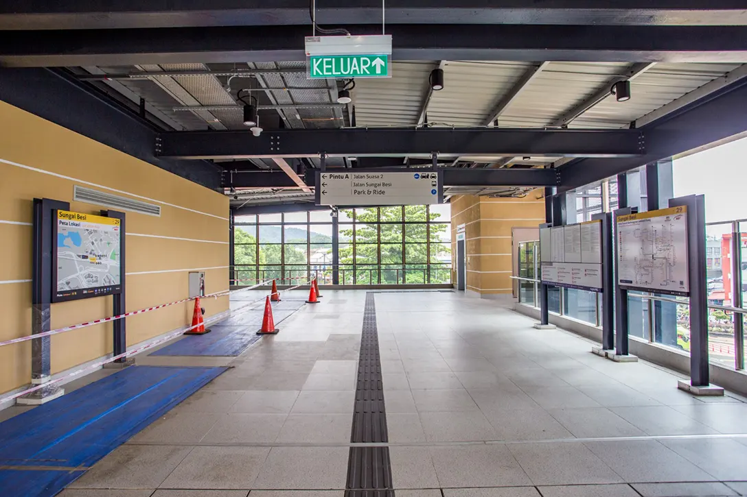 Installation of directional signages and information board maps are completed at the Sungai Besi MRT Station.