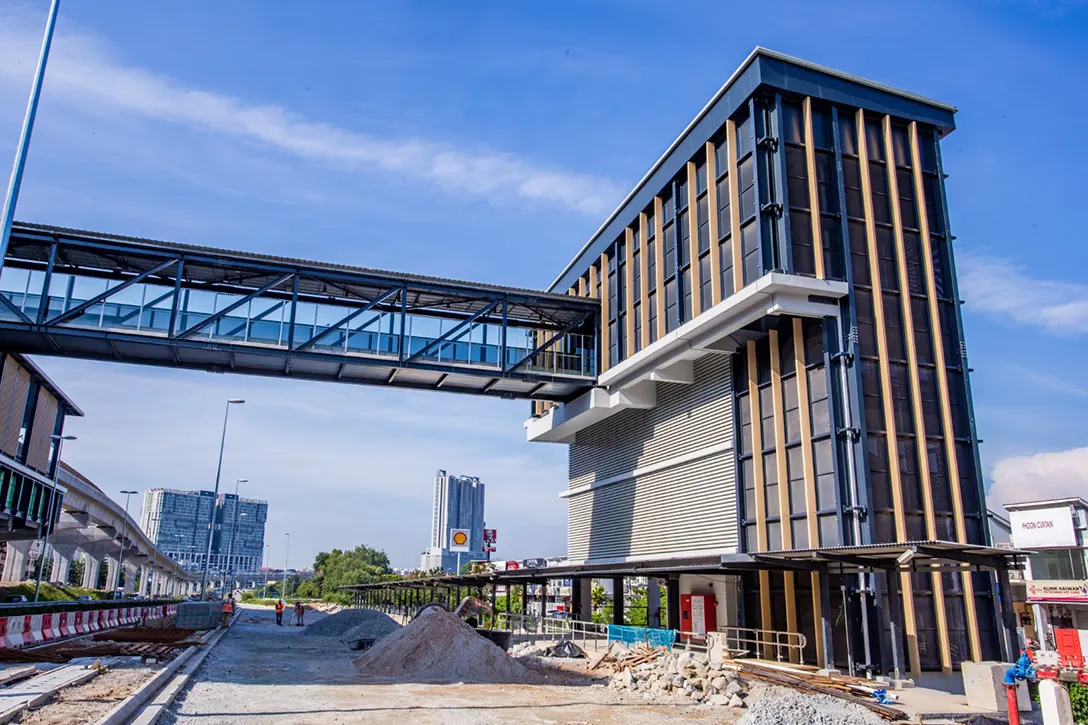 Taman Equine MRT Station Entrance B external façade has been completed.