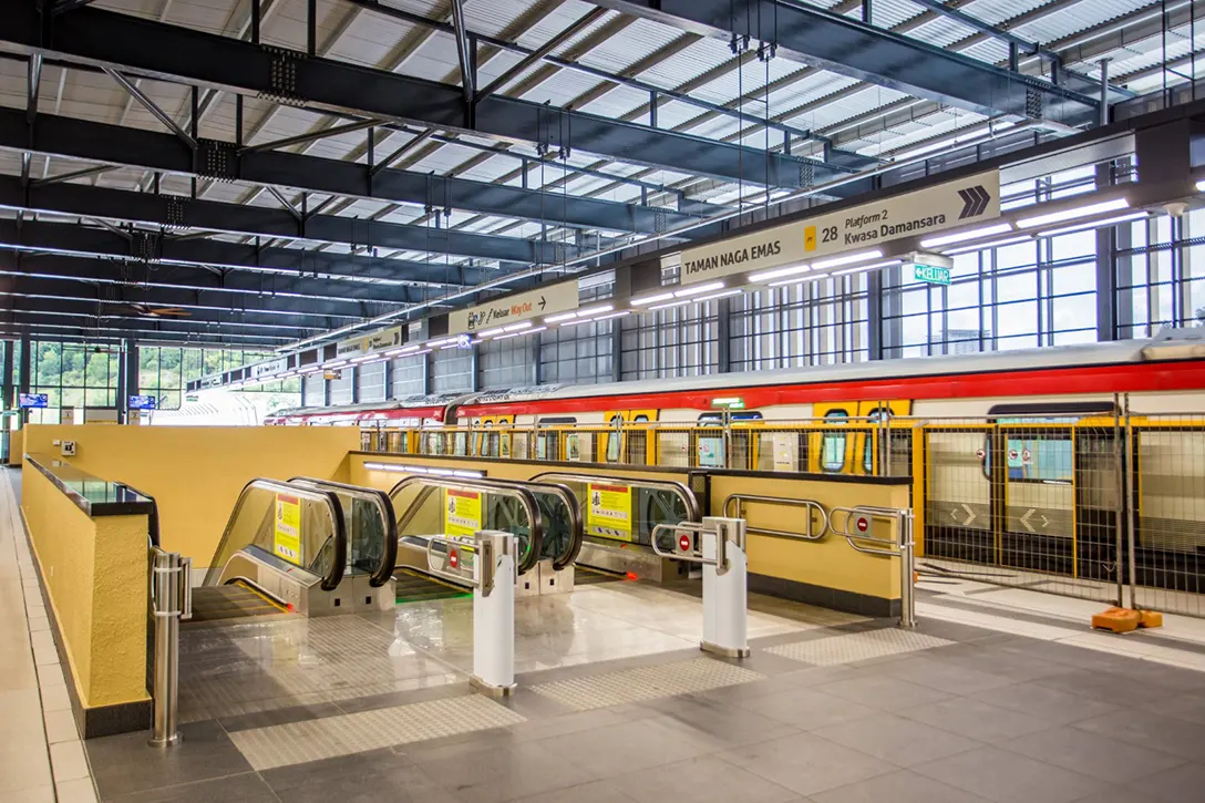 Testing train works in progress at the Taman Naga Emas MRT Station.