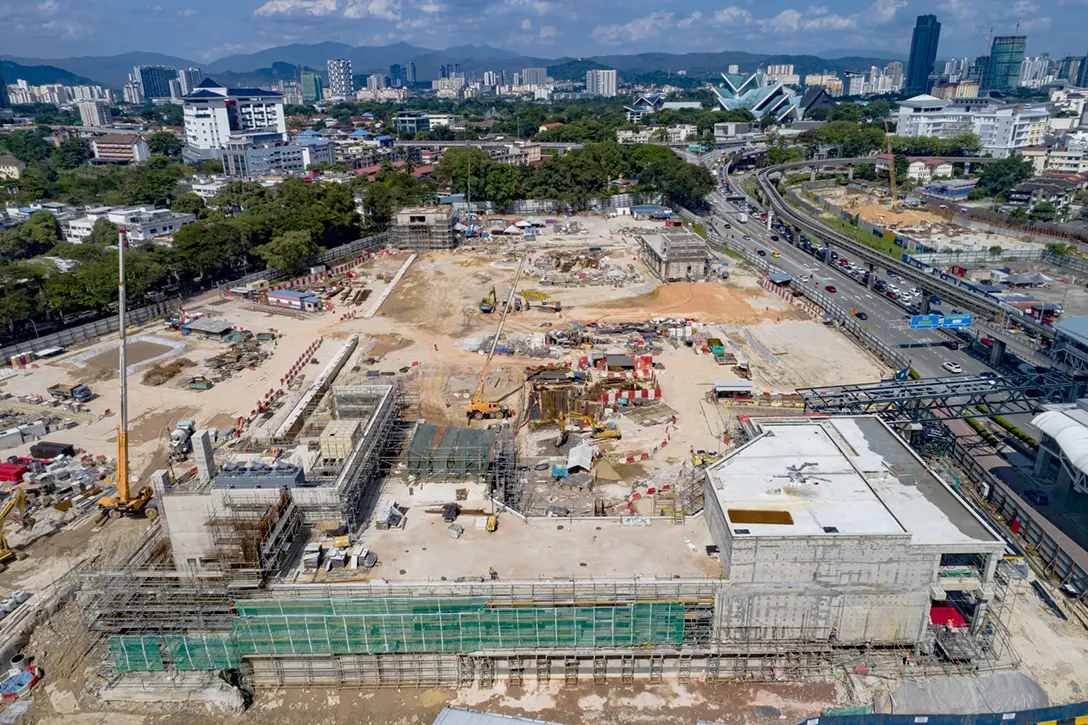 Construction of Ventilation A building reinforced concrete structure and construction of drainage in progress at the Titiwangsa MRT Station.