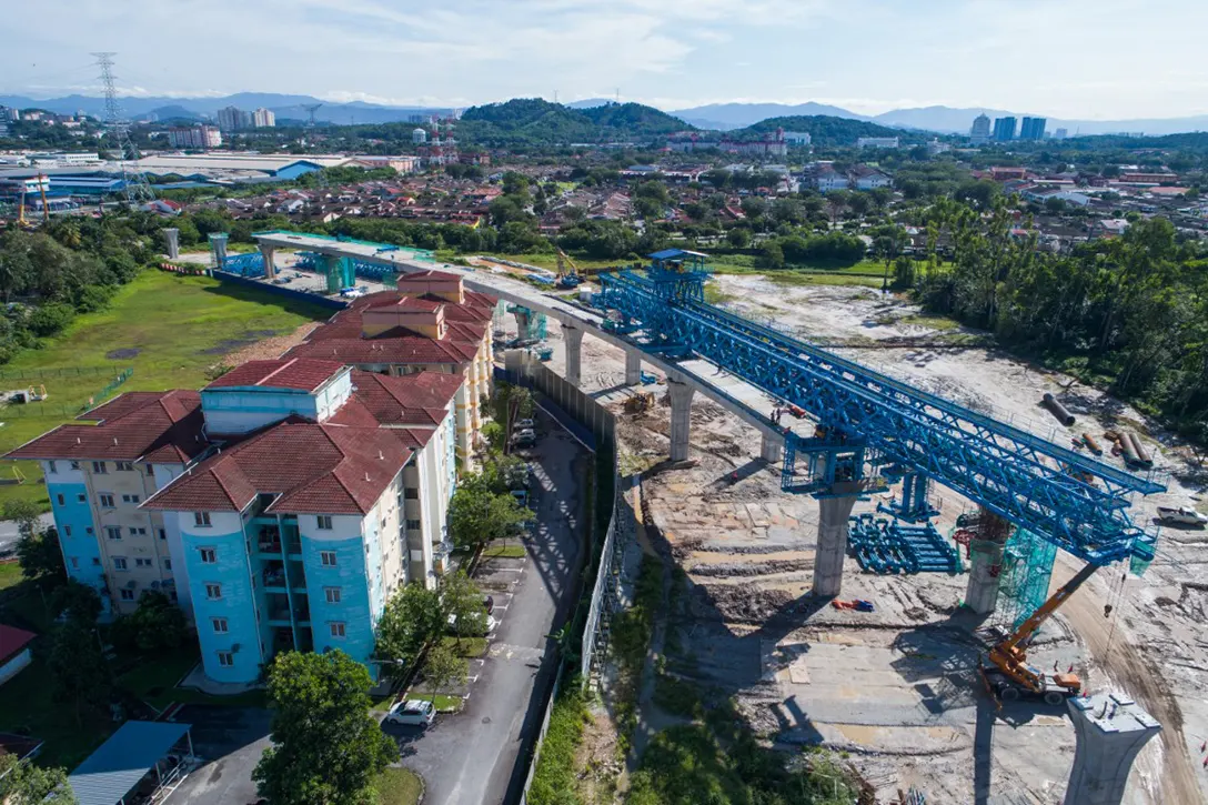 Launching of Segmental Girder Box in progress at the UPM MRT Station site.