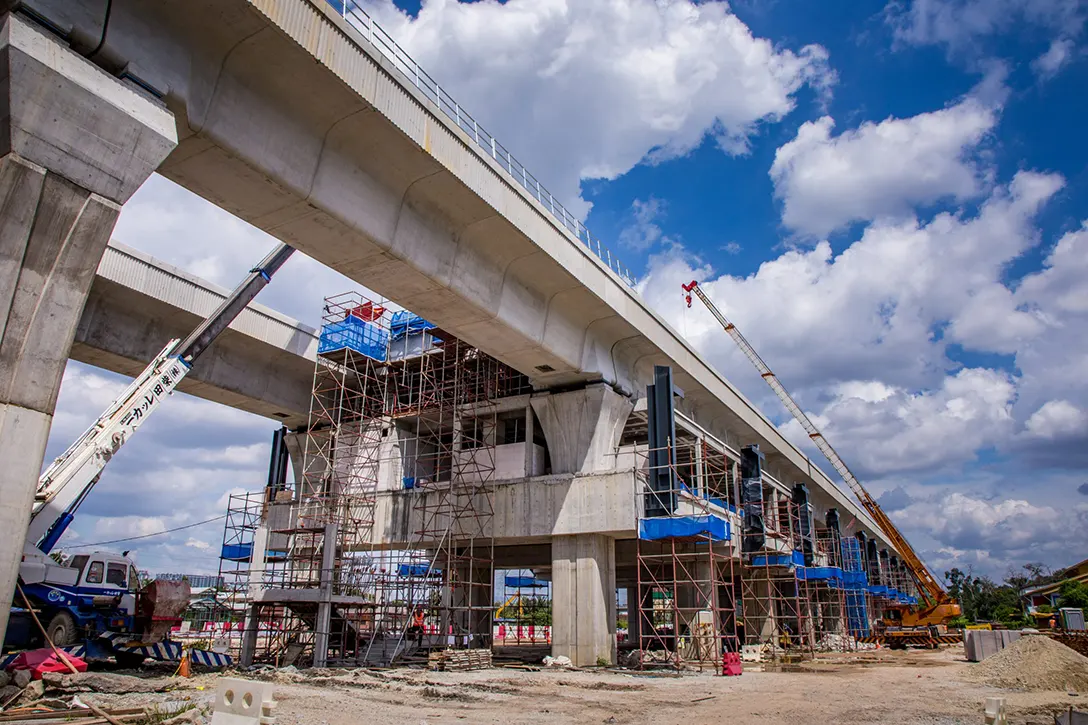 Construction of UPM MRT Station platform level in progress