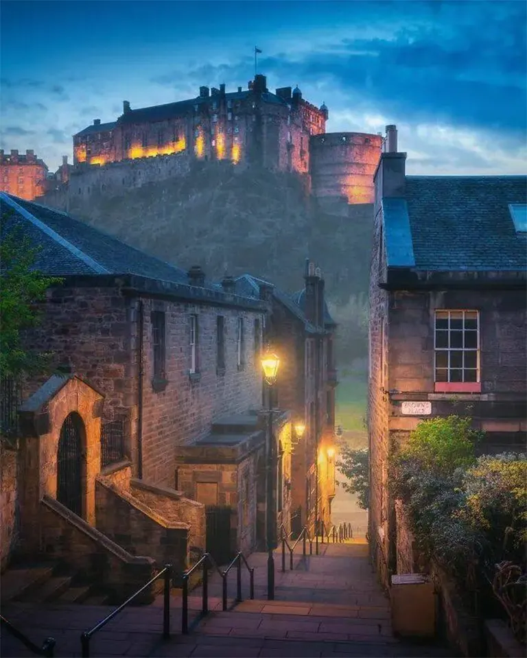 爱丁堡城堡及其半月形炮台