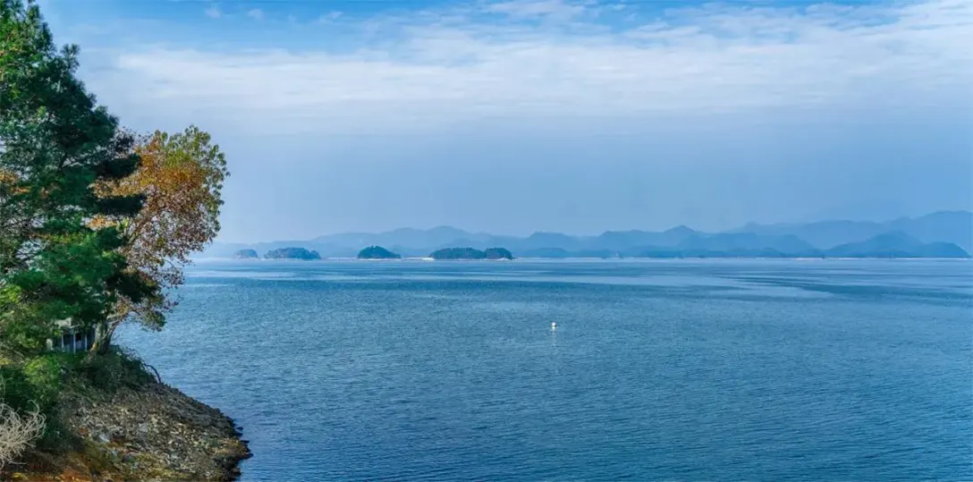 清晨的千岛湖