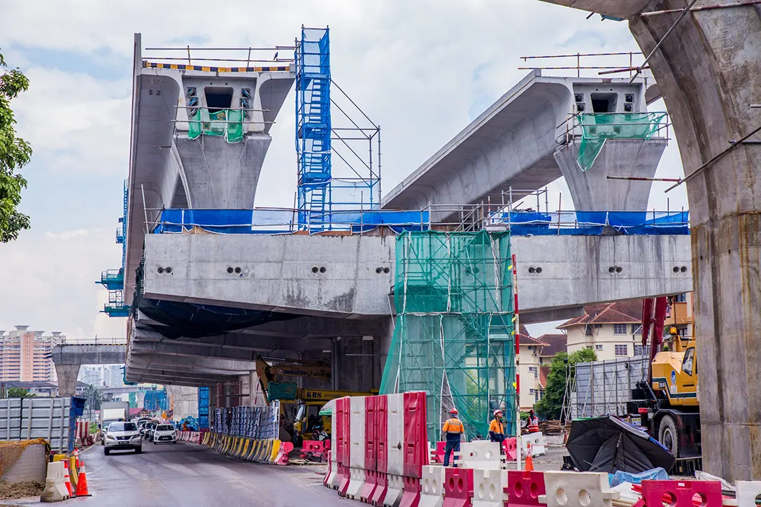 Ongoing construction of Serdang Jaya MRT Station concourse level.