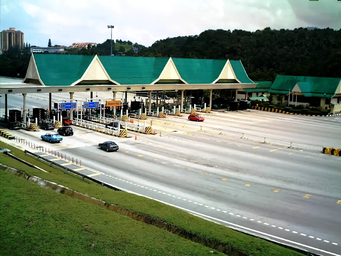 Sungai Buloh toll plaza