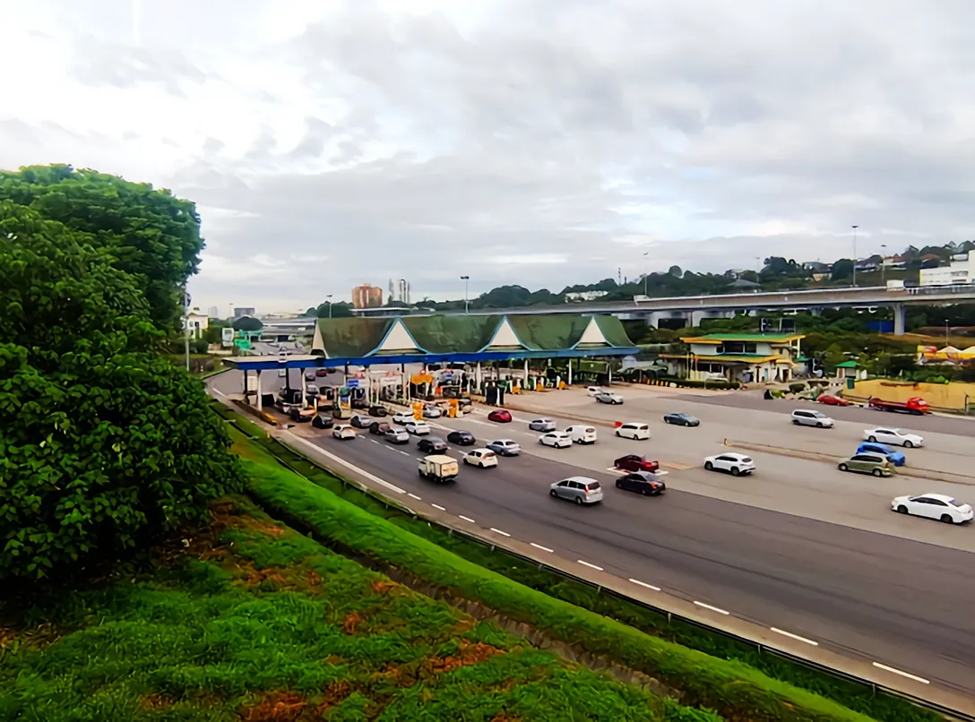 Sungai Buloh toll plaza