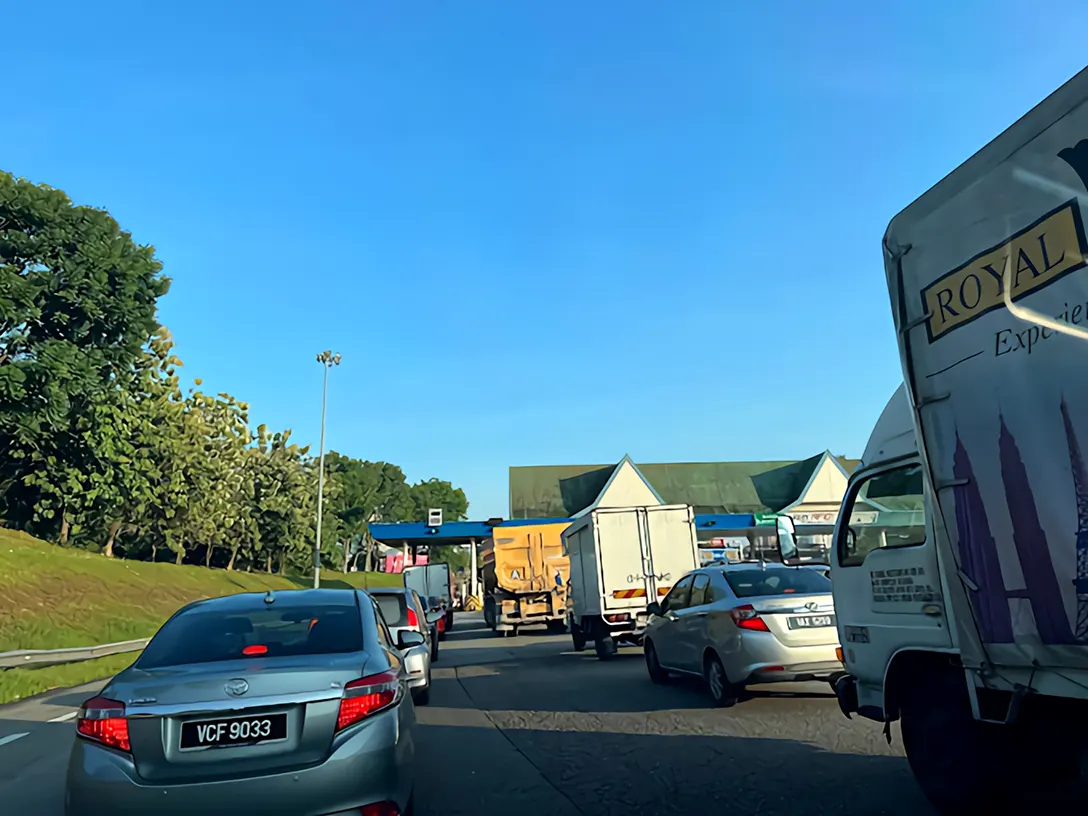 Sungai Buloh toll plaza