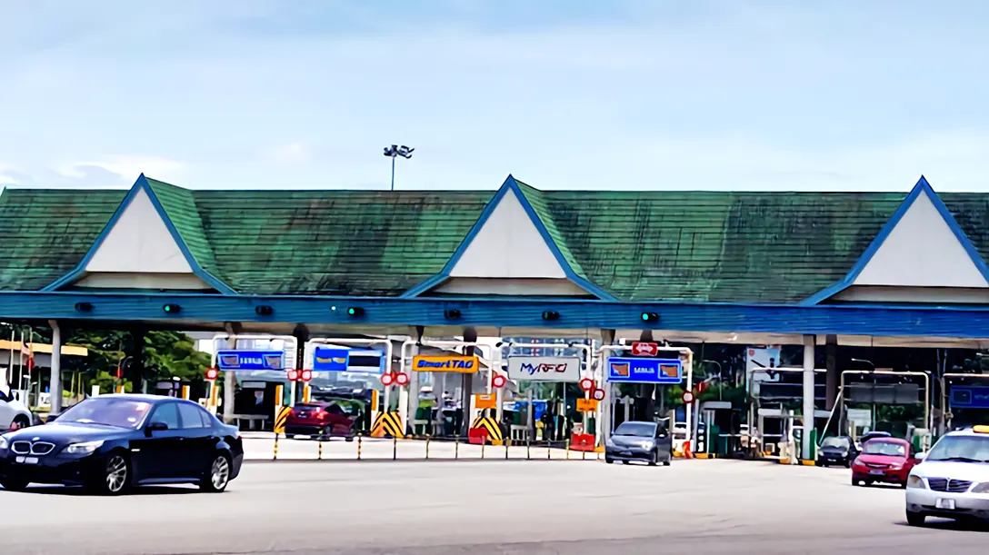 Sungai Buloh toll plaza