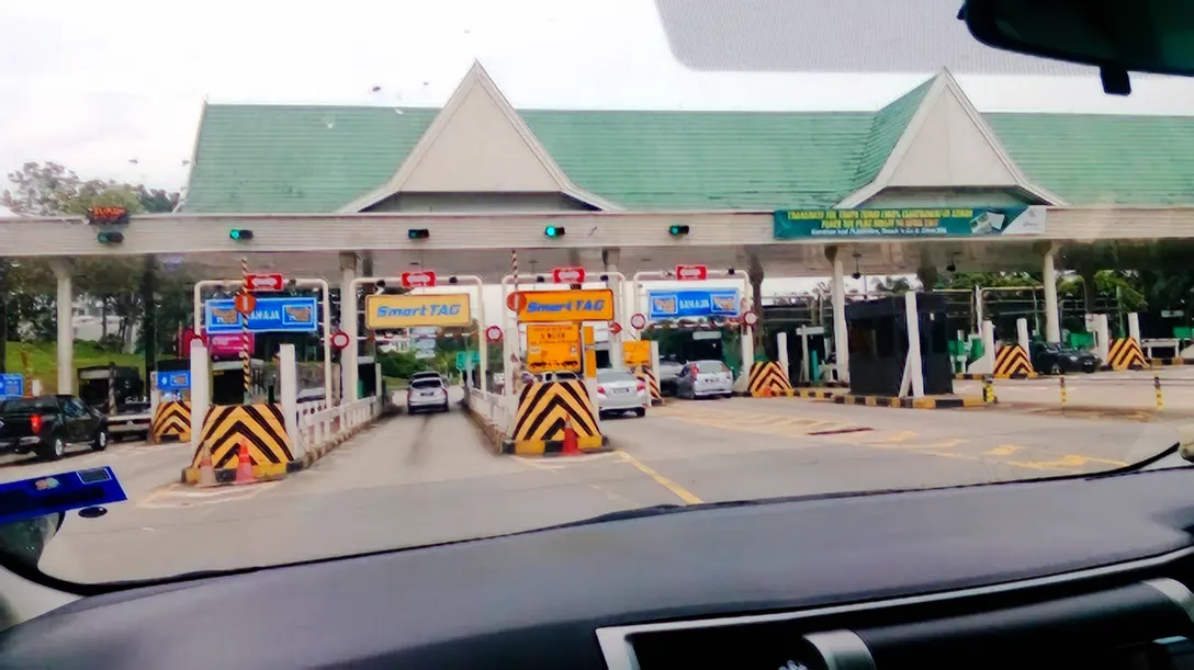 Sungai Buloh toll plaza