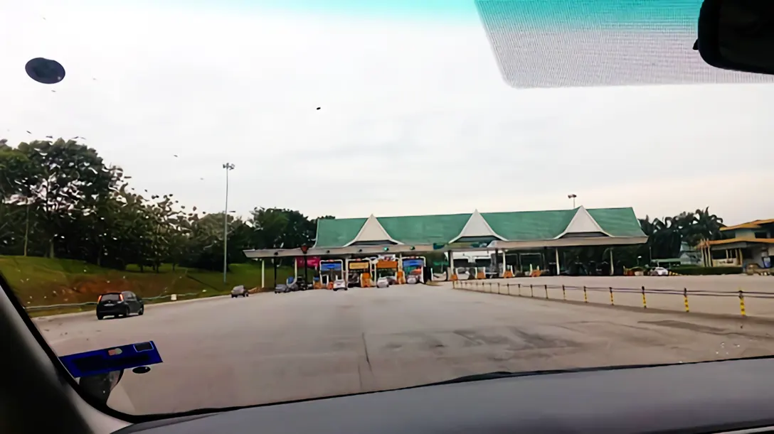 Sungai Buloh toll plaza