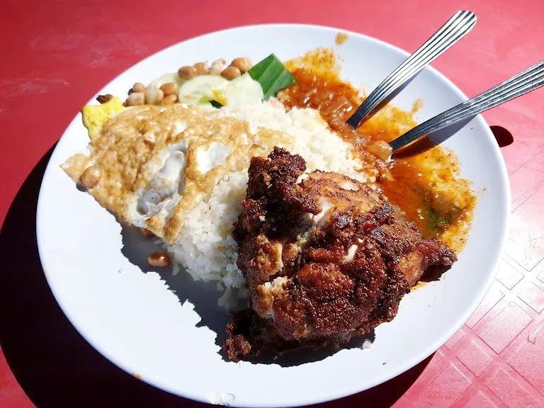 Bumbung Nasi Lemak, Sea Park