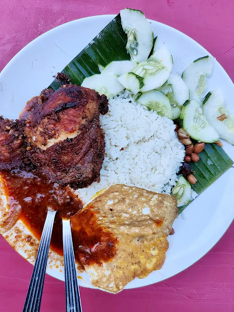 Bumbung Nasi Lemak, Sea Park