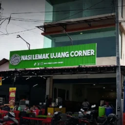 Nasi Lemak Ujang Corner, Batu Caves — A Greenwood Legend Worth the Queue