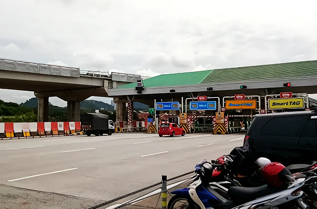 Kota Damansara Toll Plaza