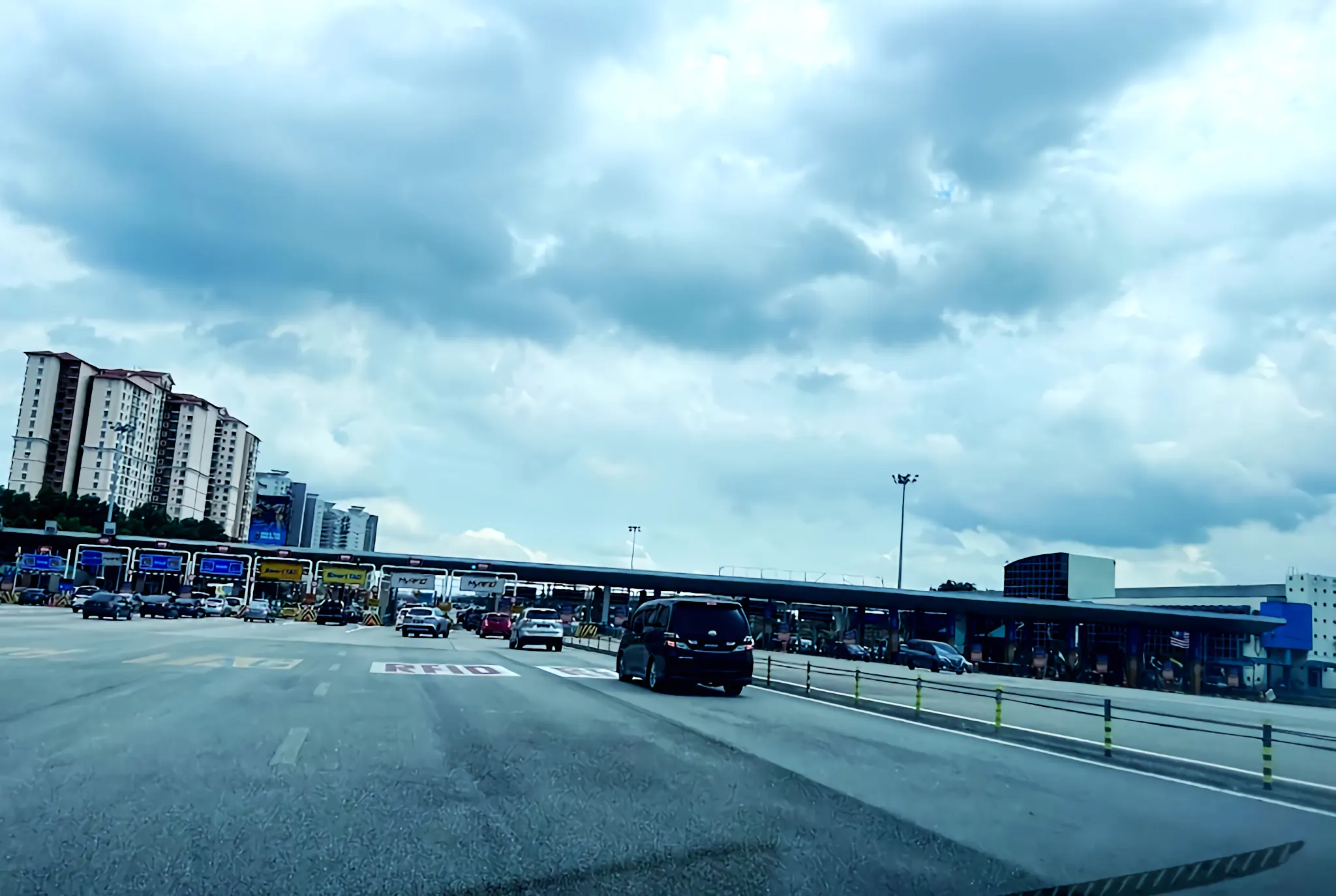 Sungai Besi Toll Plaza