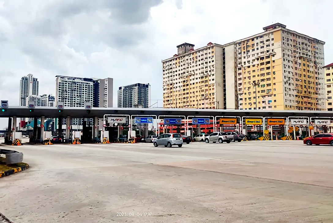 Sungai Besi Toll Plaza