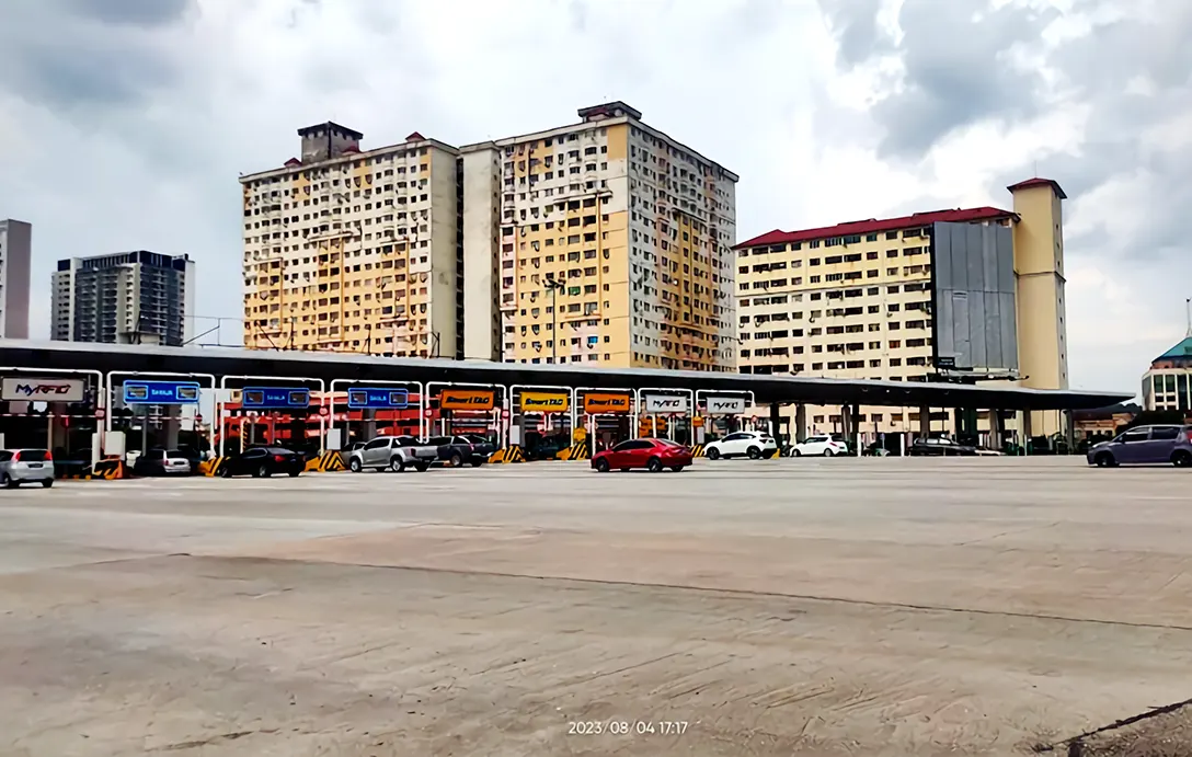 Sungai Besi Toll Plaza