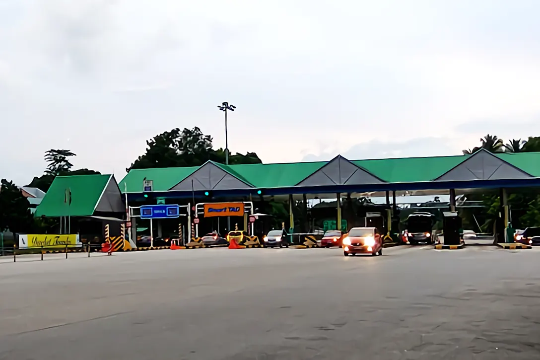 Changkat Jering Toll Plaza