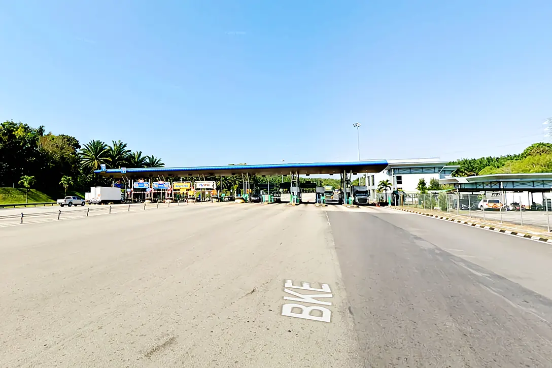 Lunas Toll Plaza