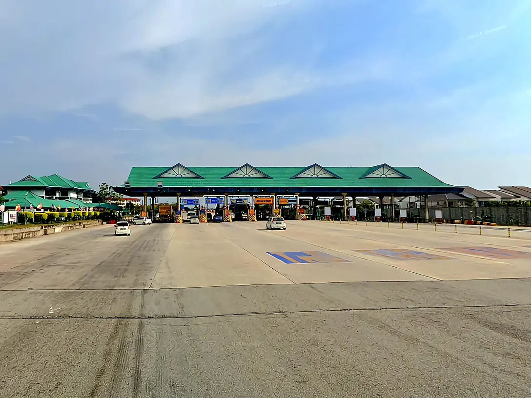 Bandar Saujana Putra Toll Plaza