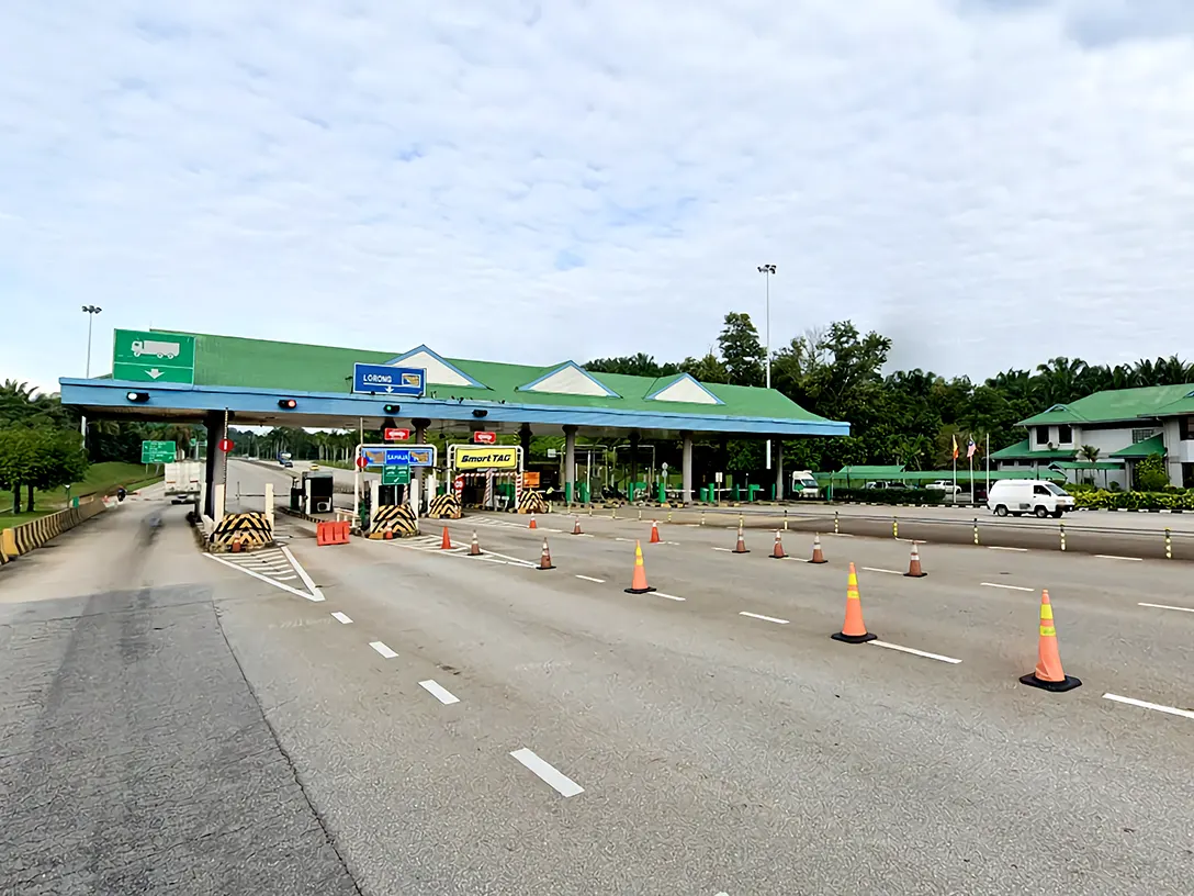 Bukit Beruntung Toll Plaza