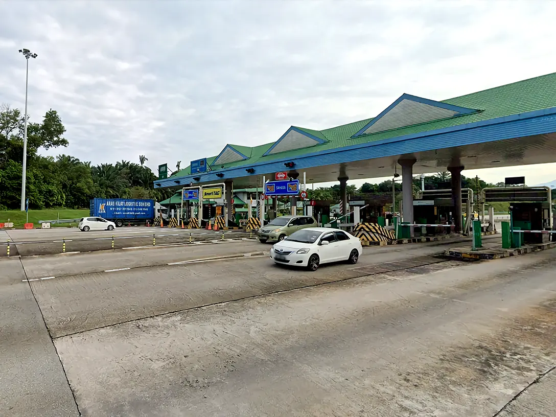 Bukit Beruntung Toll Plaza