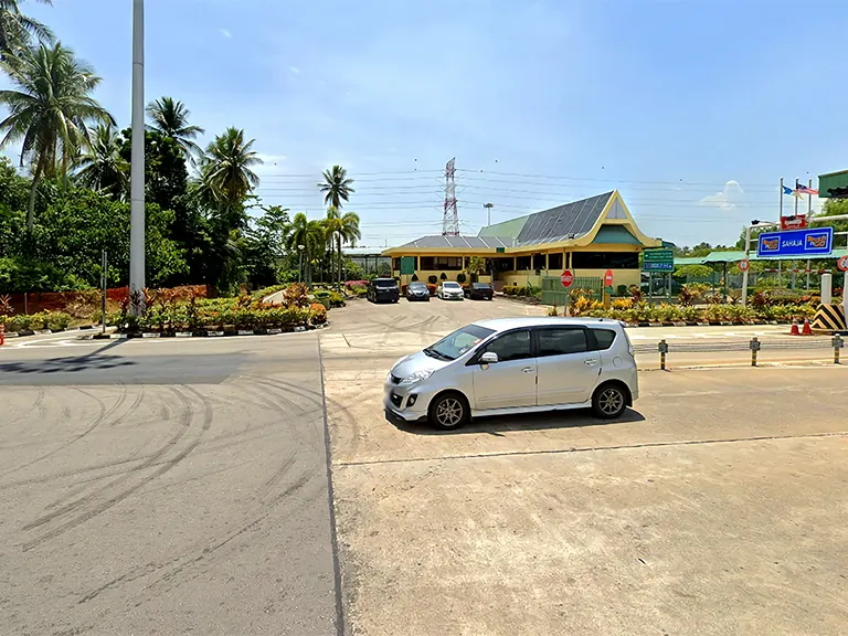 Bukit Tambun Selatan Toll Plaza