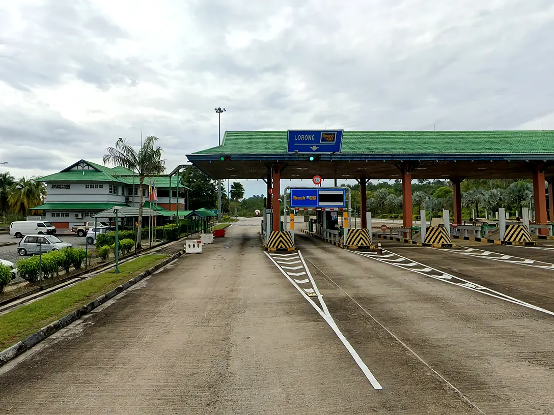 Lembah Beringin Toll Plaza