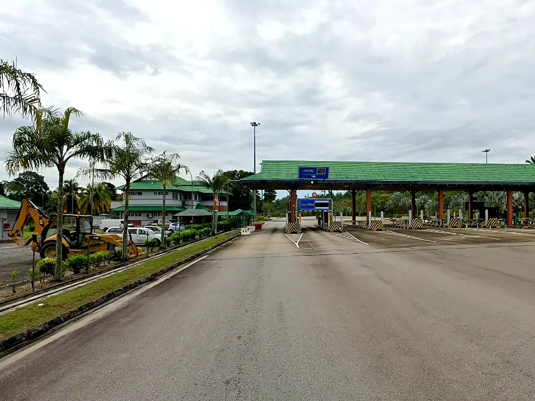 Lembah Beringin Toll Plaza