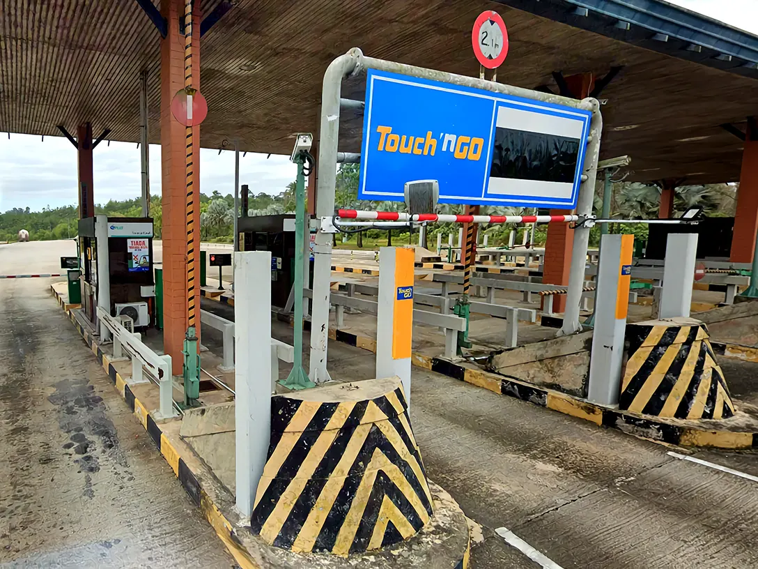 Lembah Beringin Toll Plaza