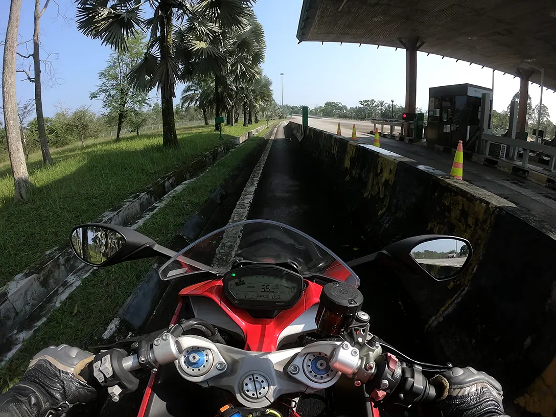 Lembah Beringin Toll Plaza