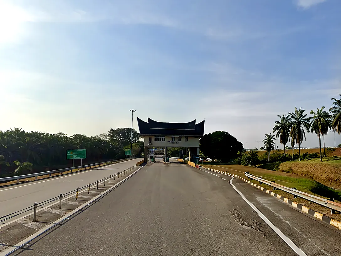 Lukut Toll Plaza