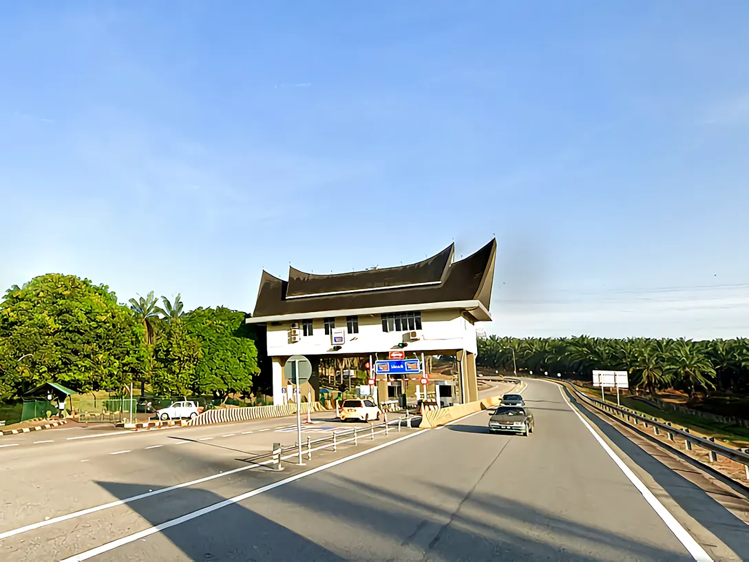 Lukut Toll Plaza