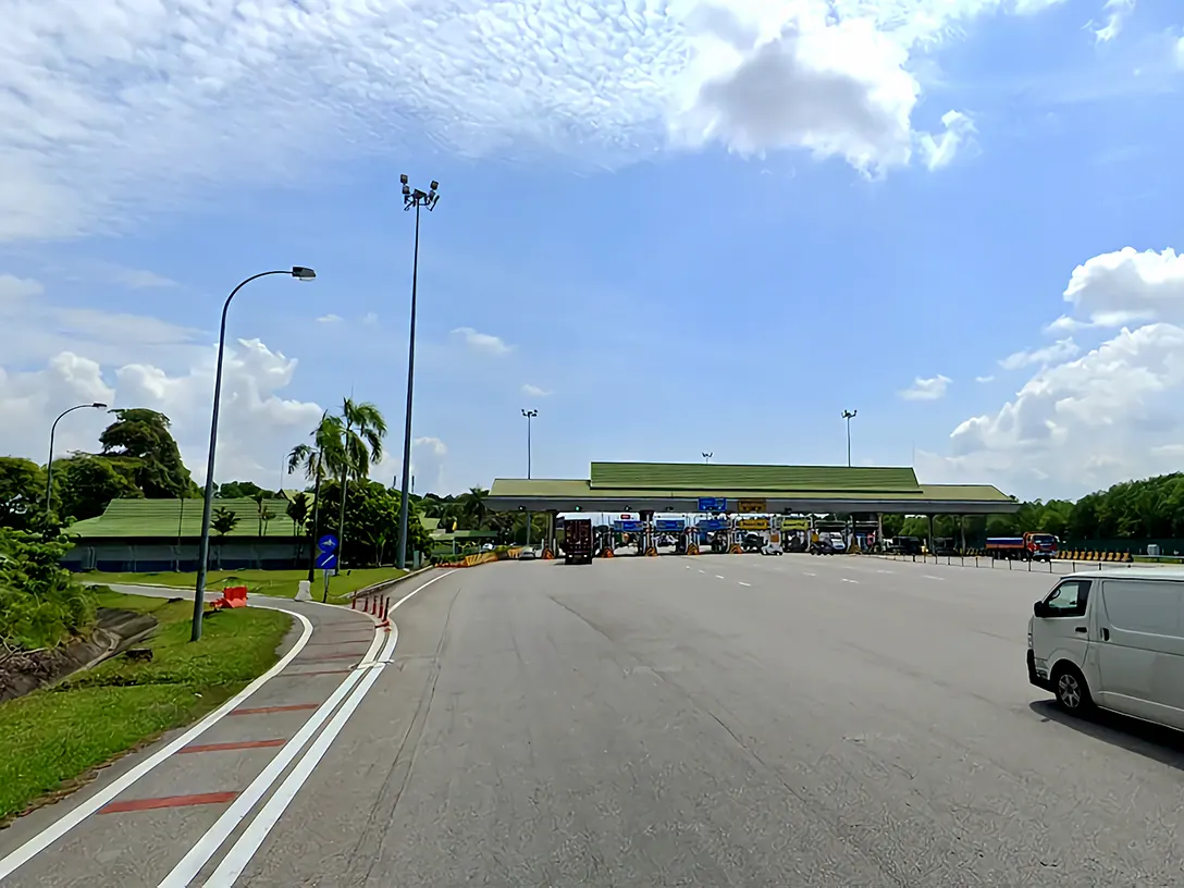 Nilai toll plaza