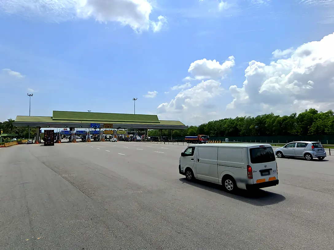 Nilai toll plaza