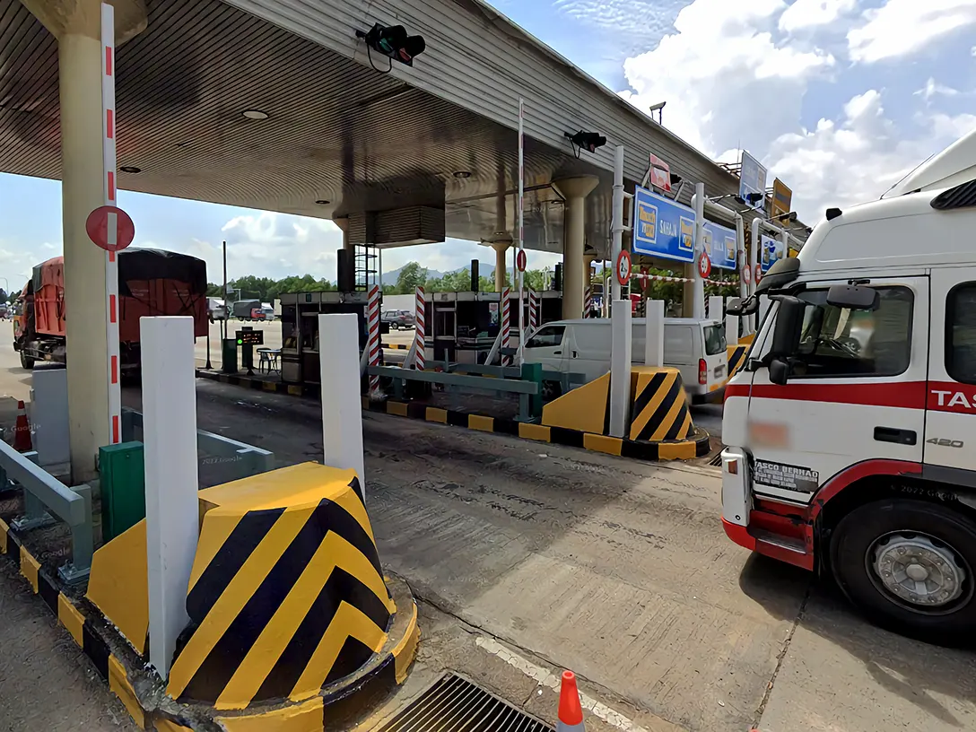 Nilai toll plaza