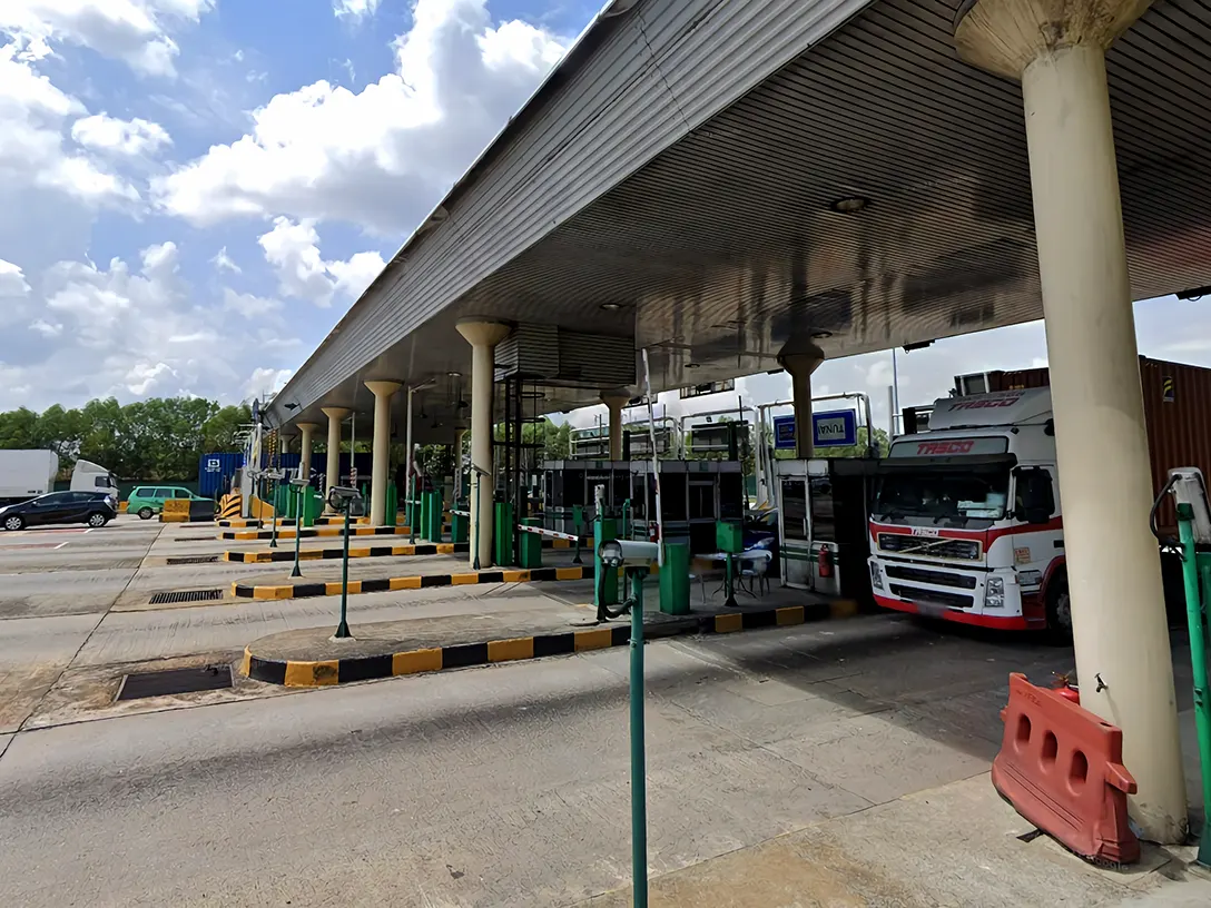 Nilai toll plaza