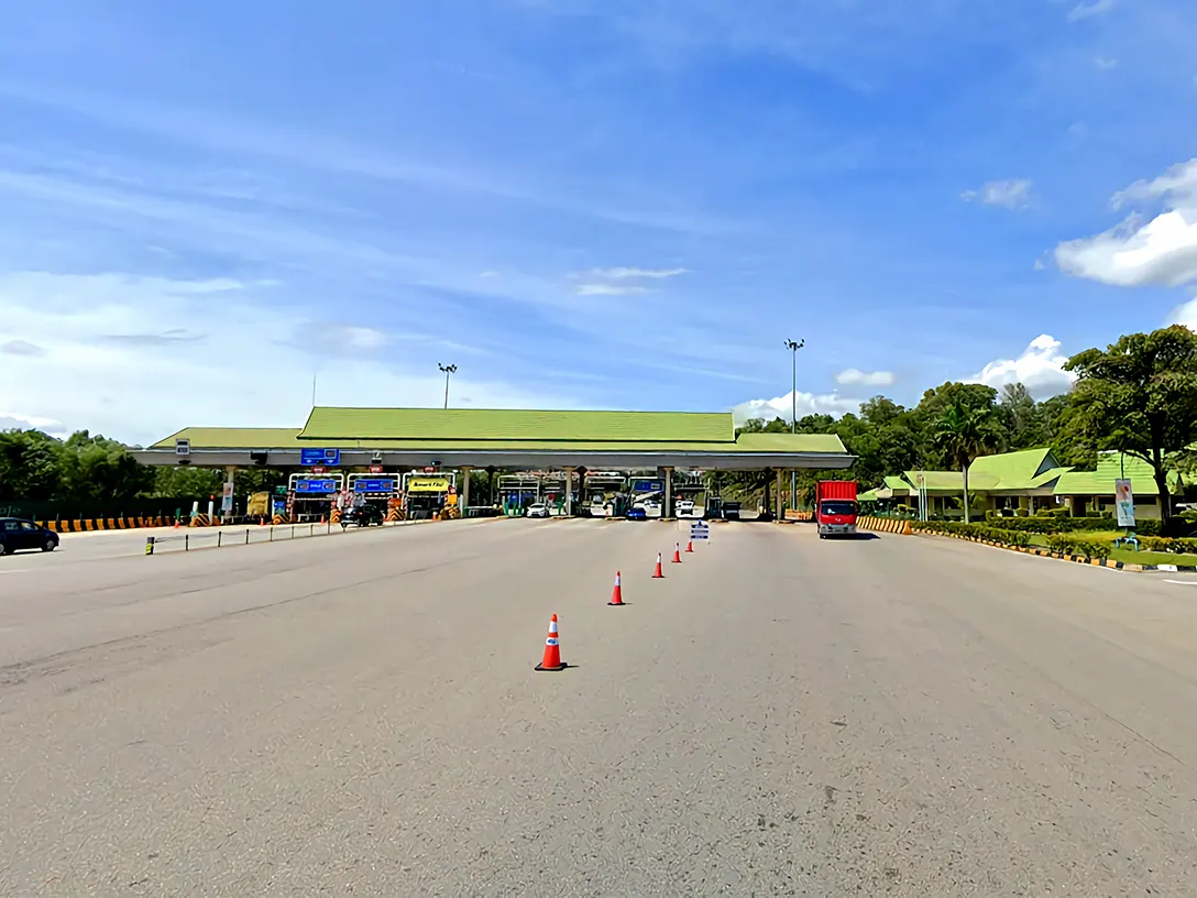 Nilai toll plaza