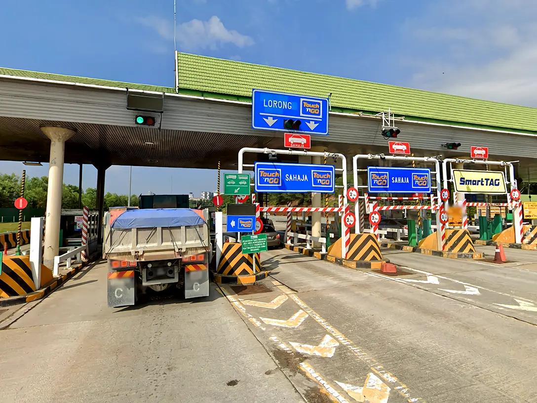 Nilai toll plaza