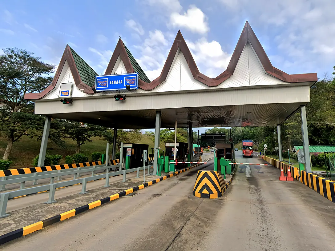 Pedas Linggi Toll Plaza